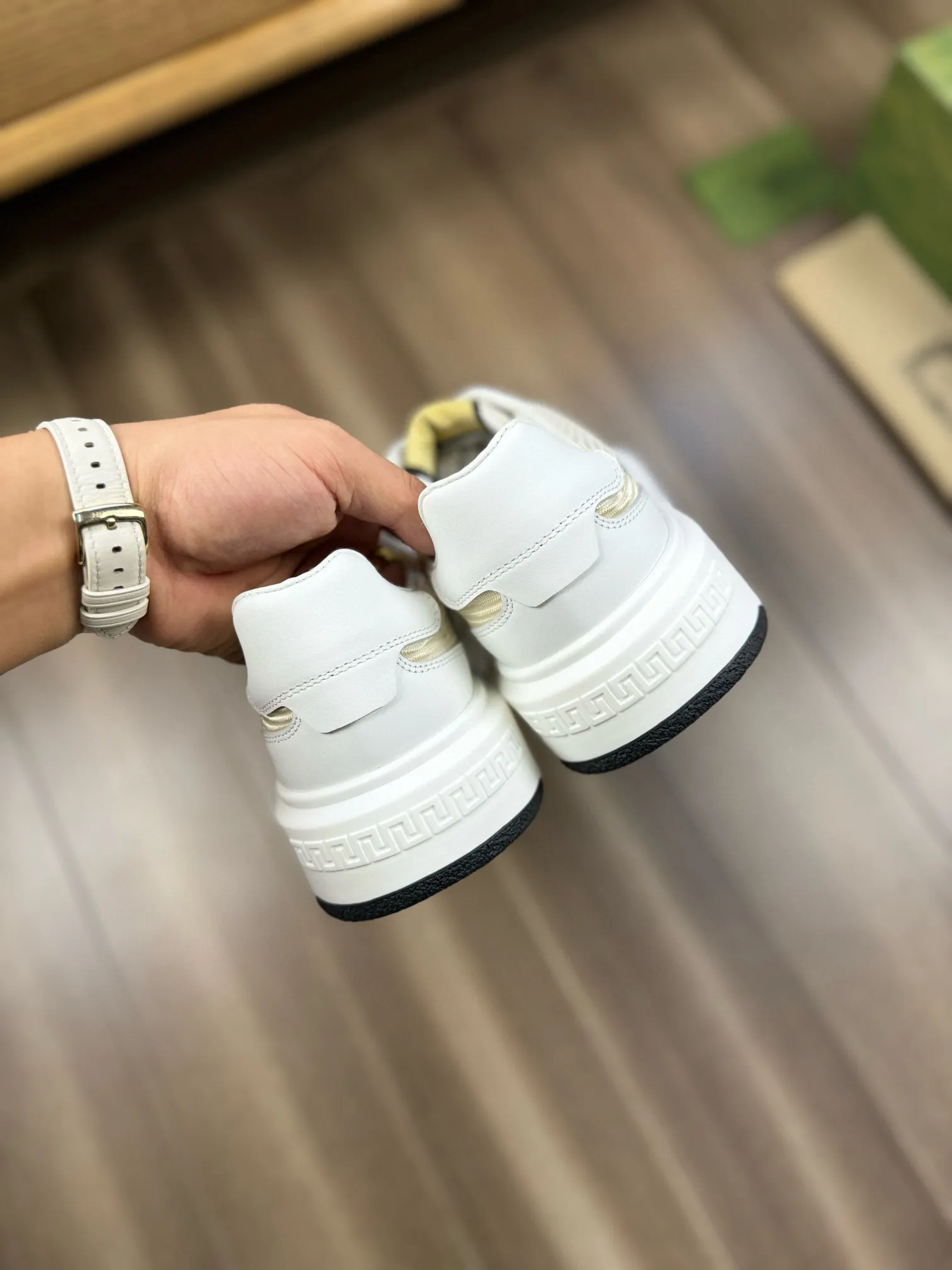 [Gucci] Gucci men's shoes 💰820💰 - High-end quality original order - Upper: 🔝Imported Nappa calfskin·Brand high mercerized cloth·Brand webbing -Inner: water-dyed cowhide, -Outsole: ultra-light T men's shoes💰U foam. Rubber; two-color molded outsole -Ultra-high quality control·Fine workmanship: highlighted (high-end·luxury·grade) -Size: 38-44 (45, can be customized)